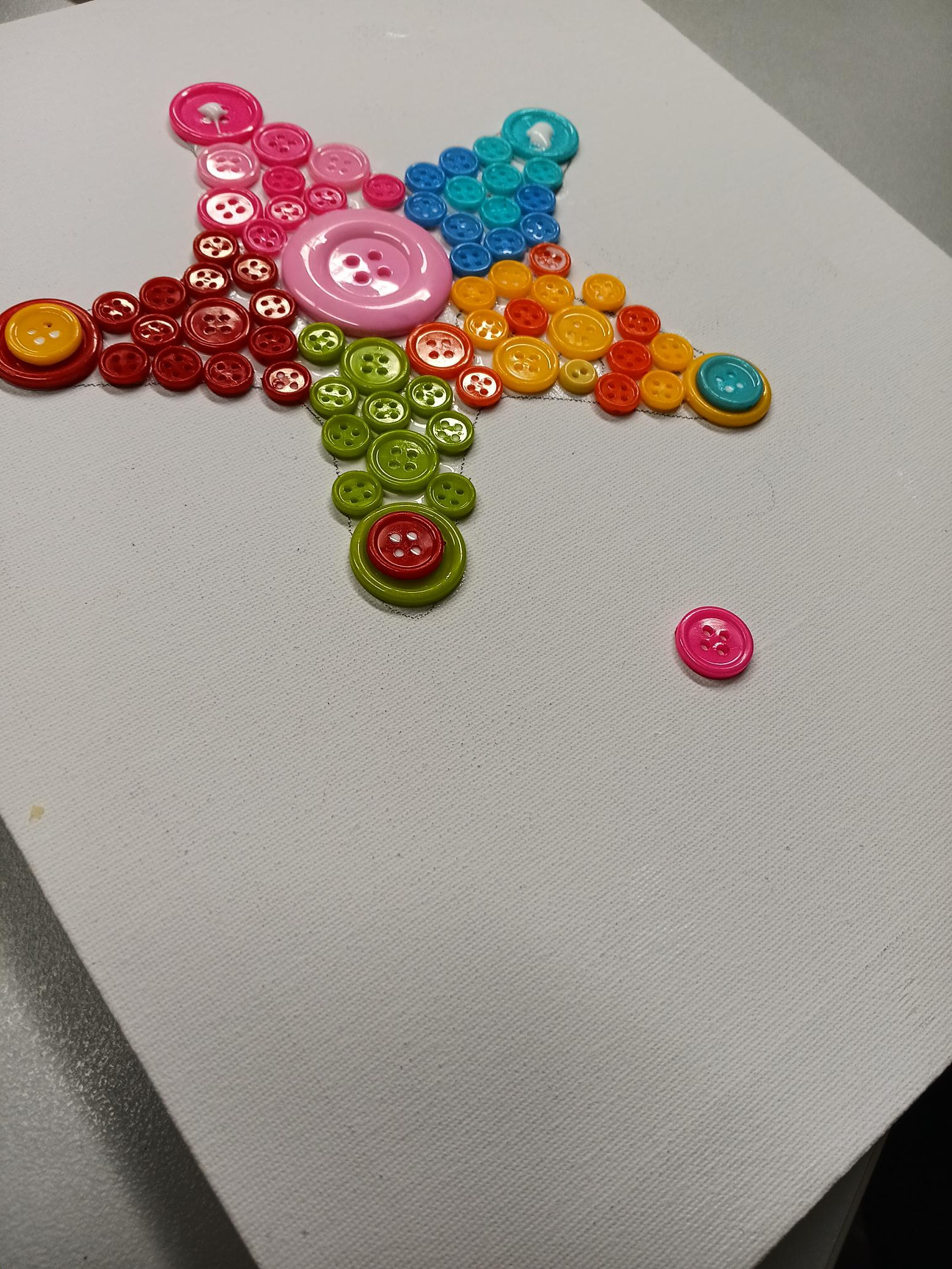 Kinderfeestje, knopenschilderij vanaf 6 jaar - Foto
