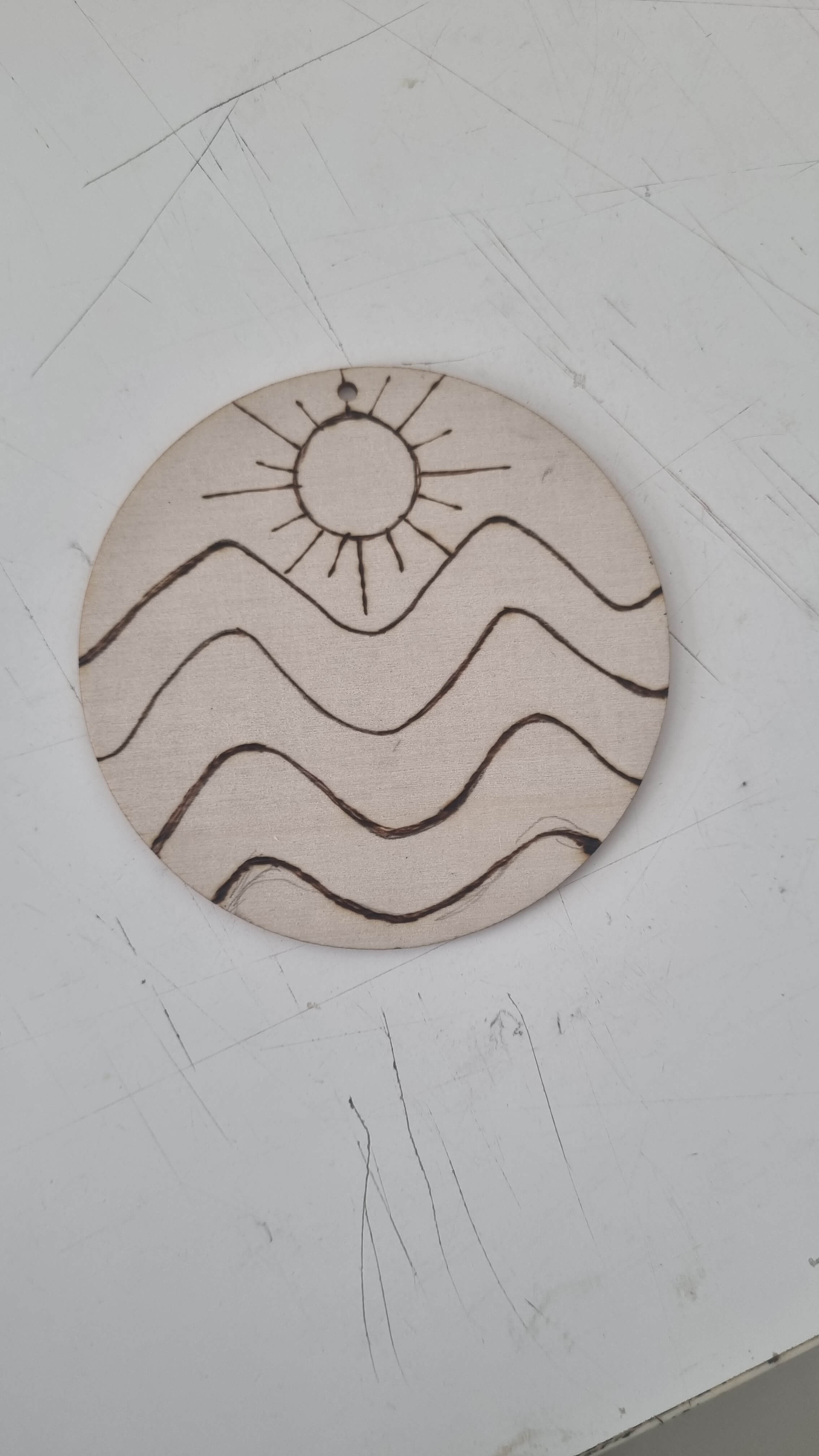Pyrografie of houtbranden in combinatie met aquarel - Foto