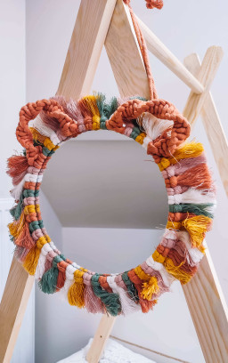 Macramé met je Mini – Knoop samen een leeuwenspiegel 🦁🧶