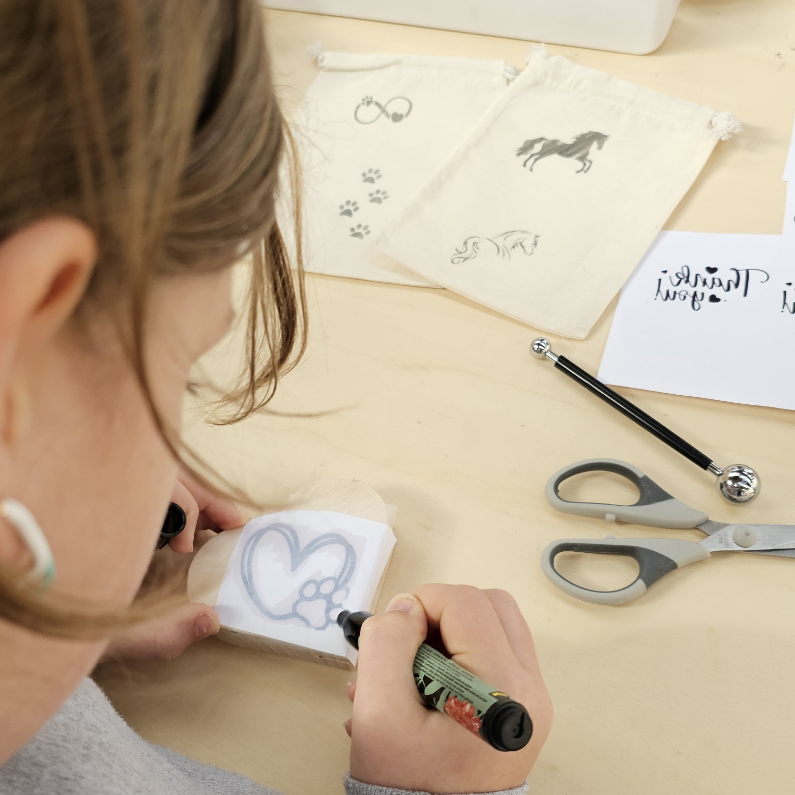 Workshop laserprint overzetten op cadeauset - Foto
