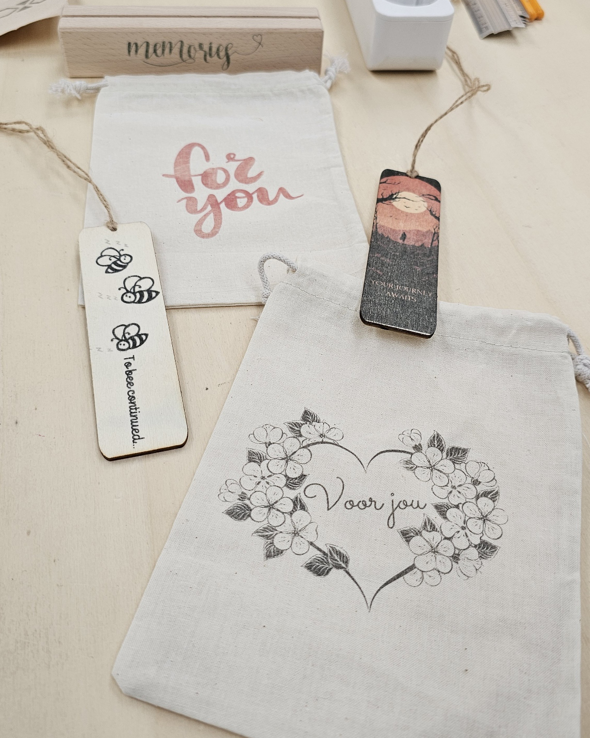 Workshop laserprint overzetten op cadeauset - Foto