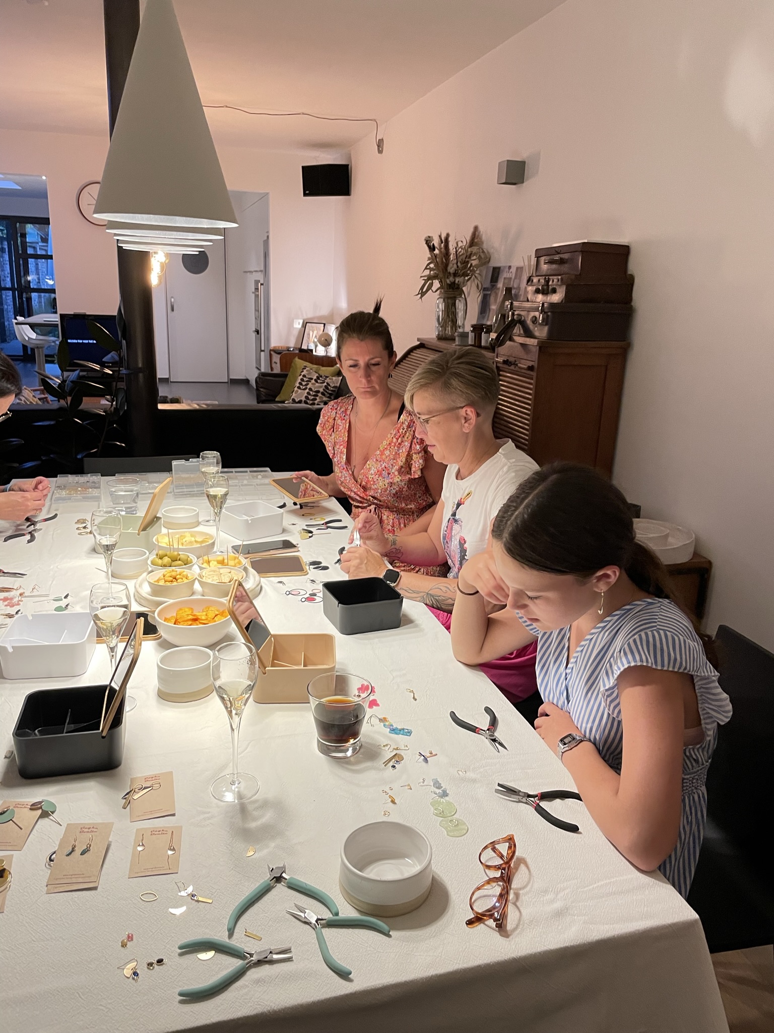 Maak je eigen oorbellen in huiskamersfeer - Workshop - Foto
