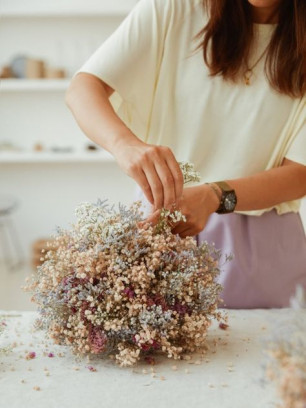 Workshop dried floral cloud