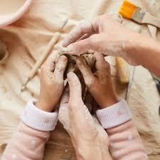 (Groot)ouder-kind workshop: SAMEN boetseren - Foto