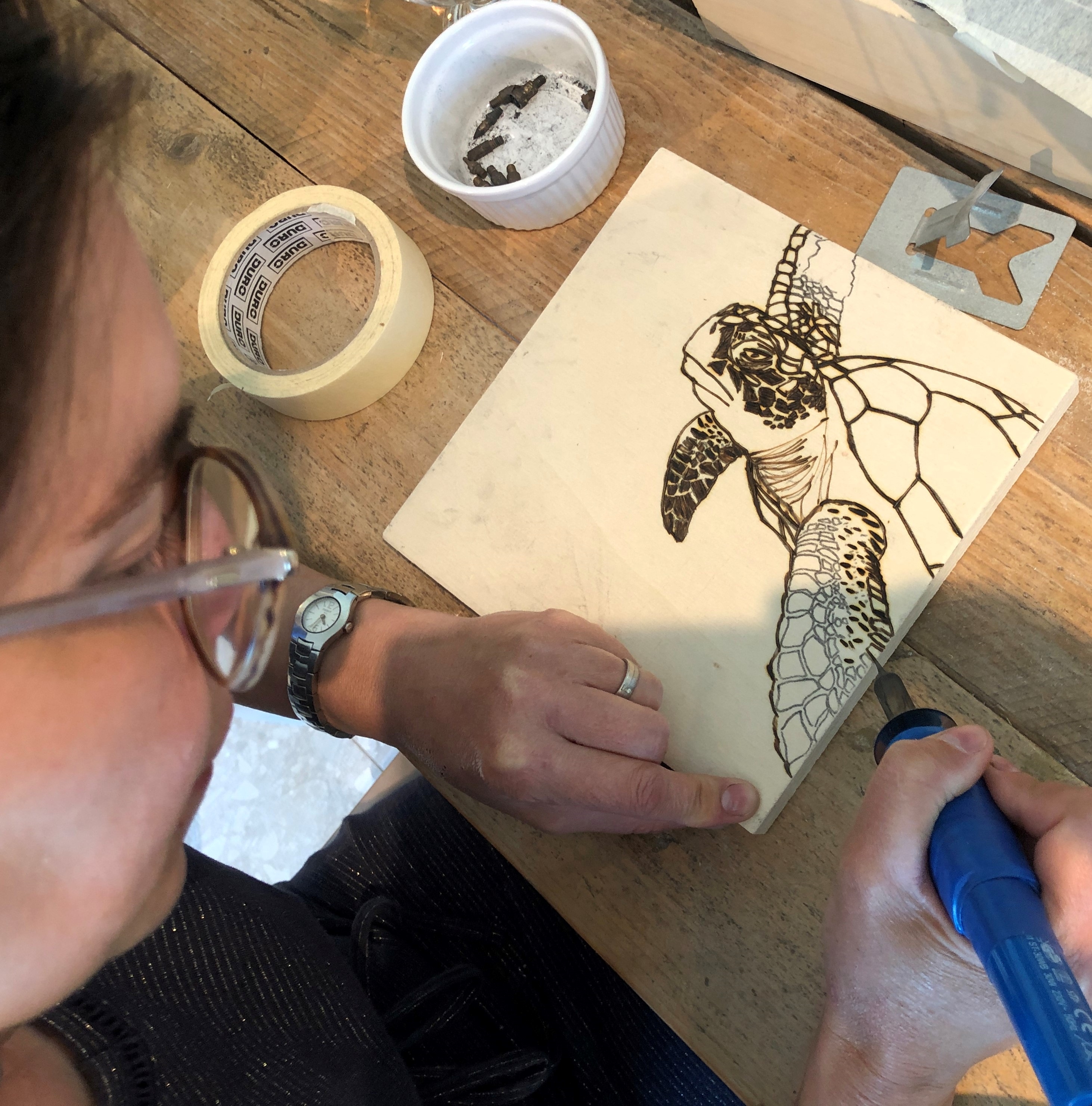 Pyrografie, de kunst van het houtbranden - Foto