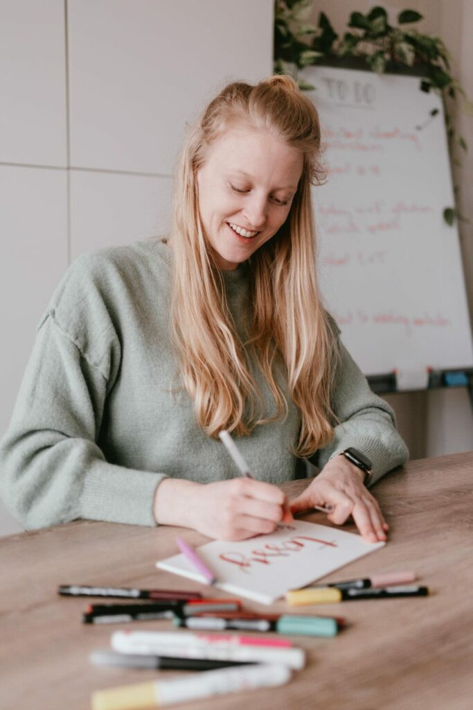 Workshop handletteren basis (30/11/25) in Vosselaar - Foto