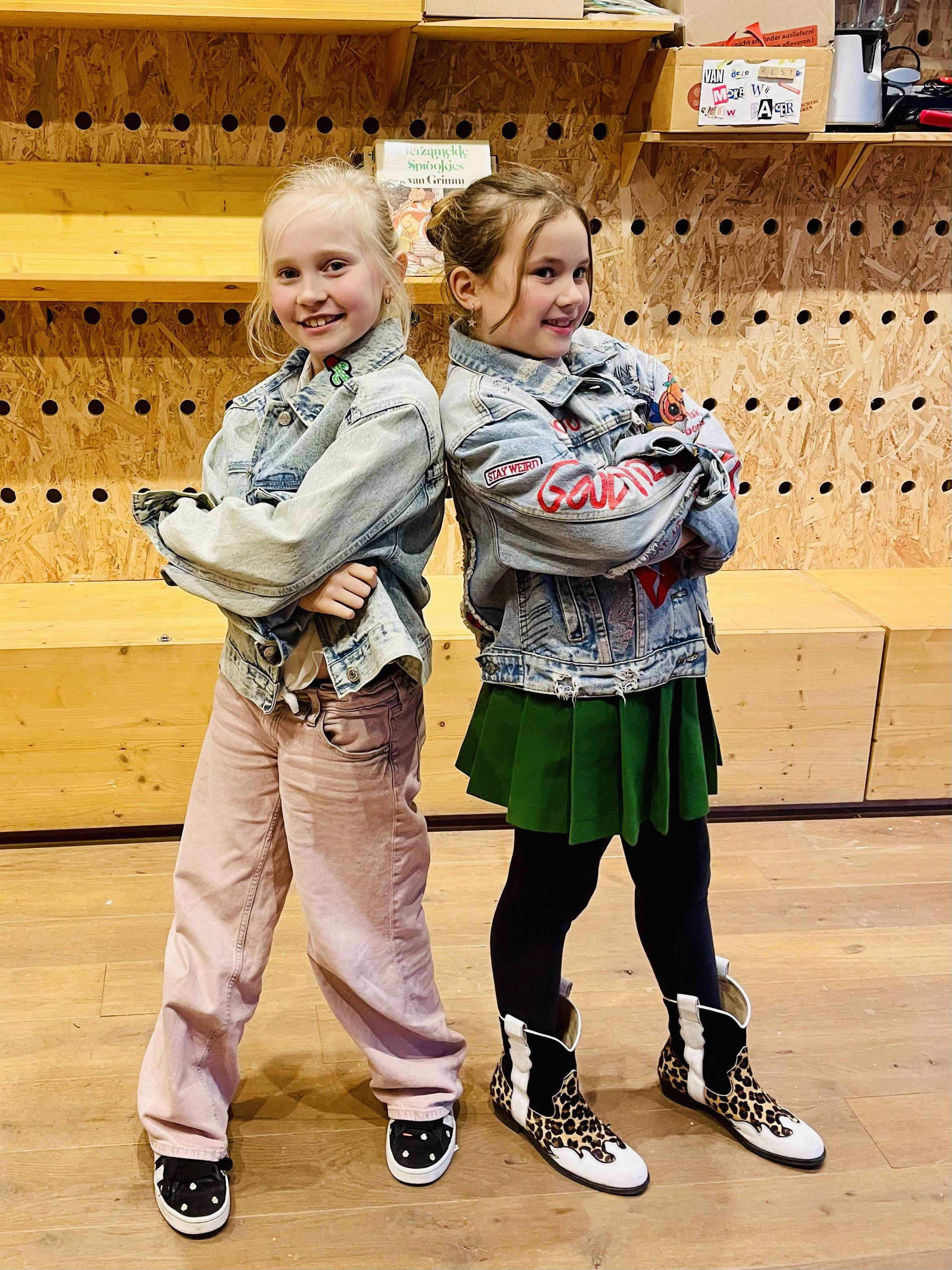 Jeansjasjes pimpen voor groepen - Foto