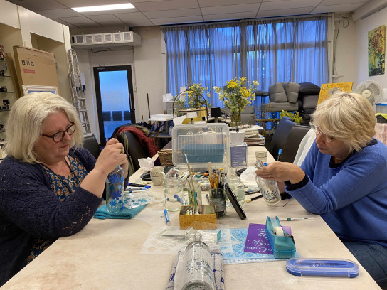 Fles beschilderen met lamp