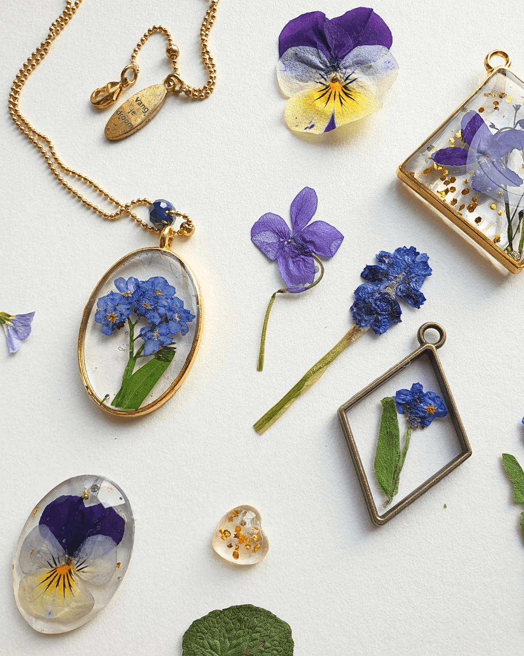 UV Resin/ Botanische hanger - Foto