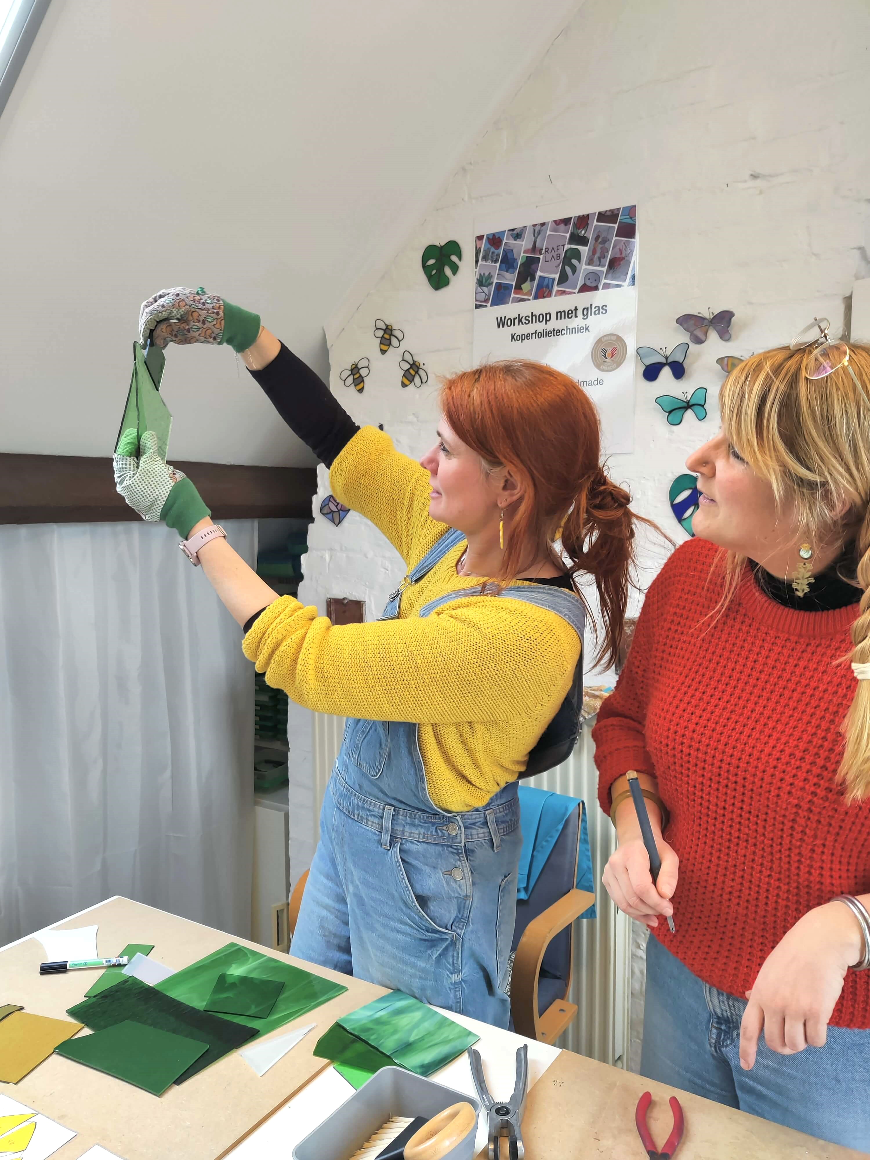 glas-in-lood:  koperfolietechniek/ Tiffany workshop in een klein gezellig atelier - Foto