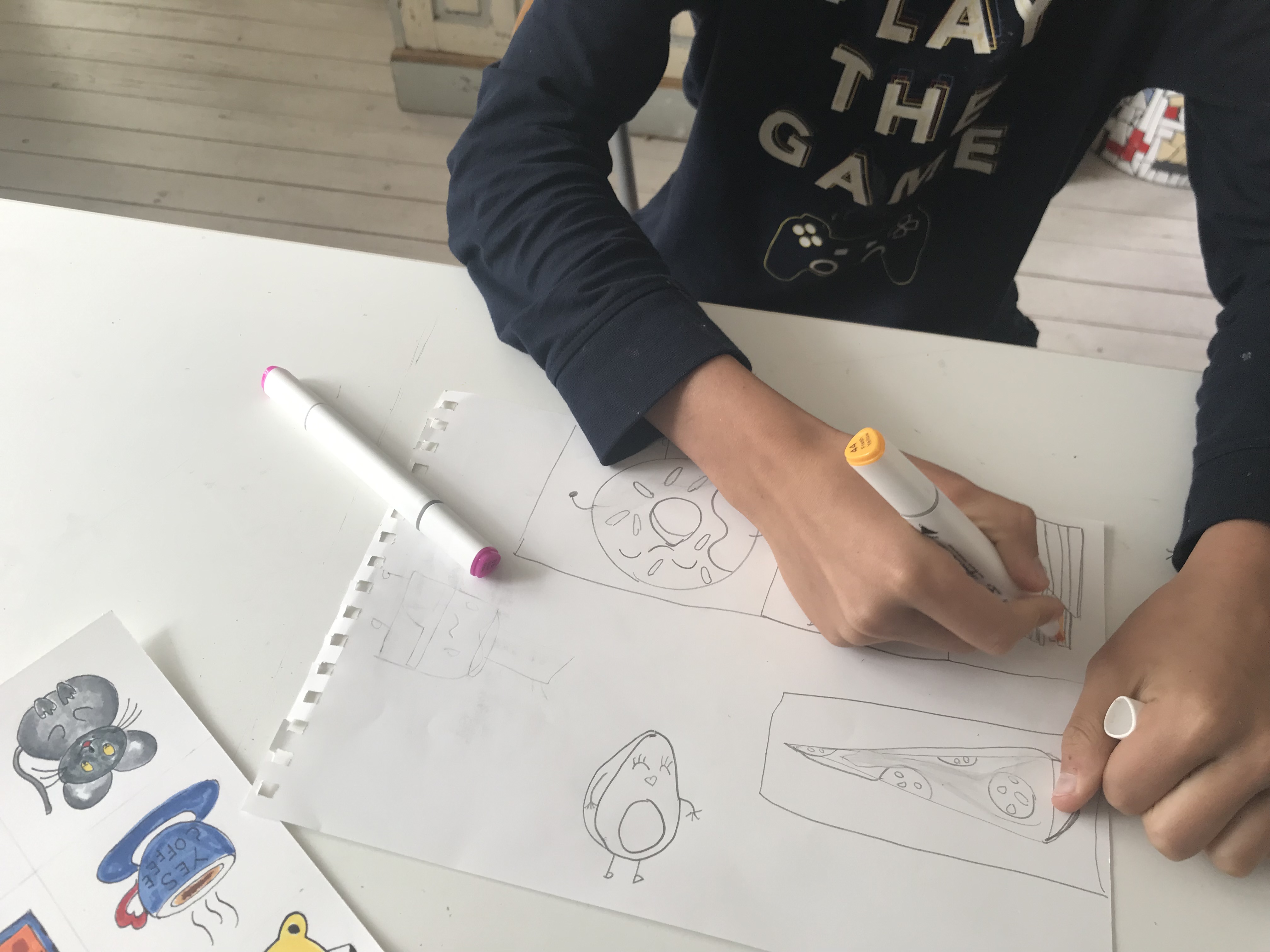 Kawaii workshop tekenen & stickers maken – Ouder & Kind / Grootouder & Kind - Foto
