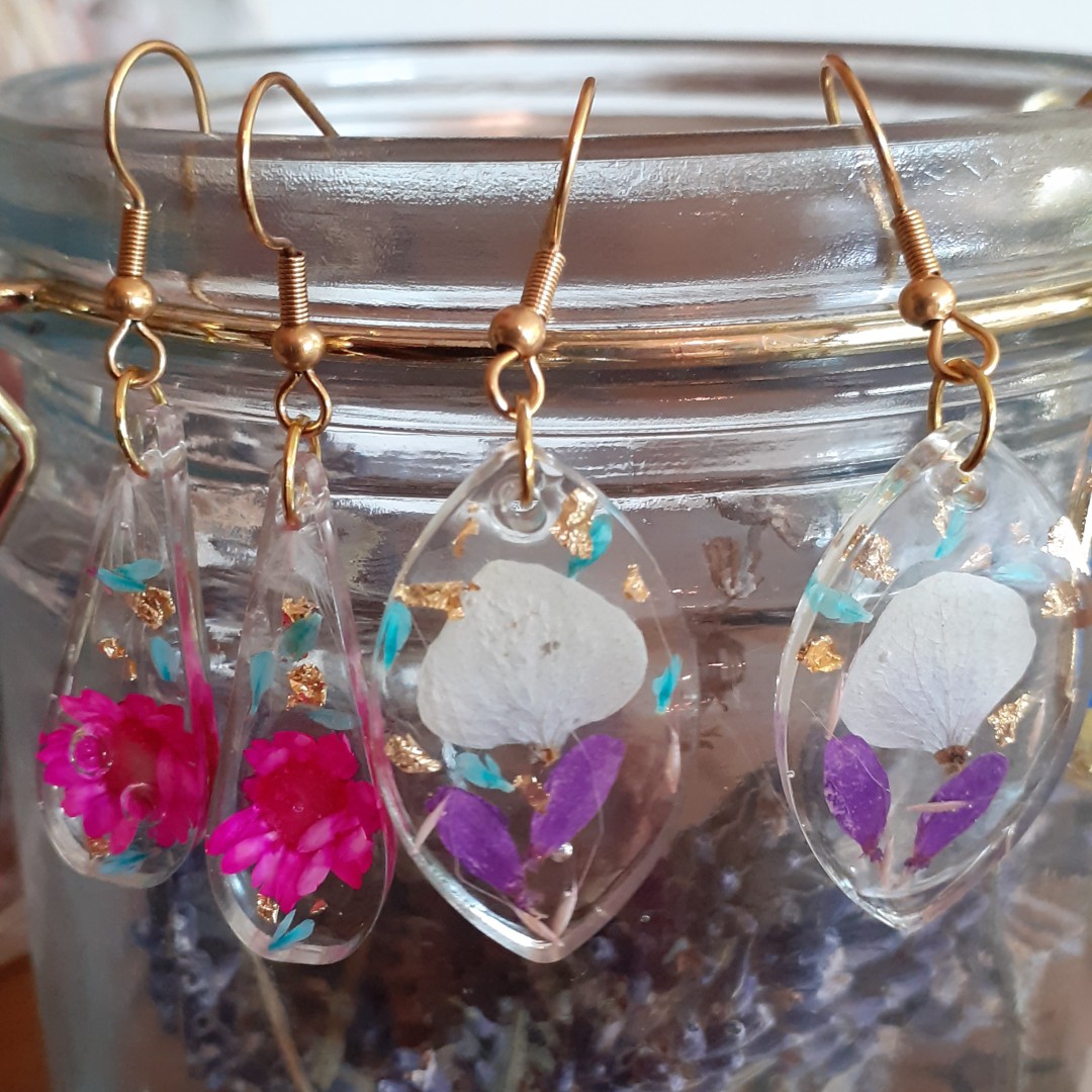 Workshop Juwelen maken in hars met bloemen - Foto