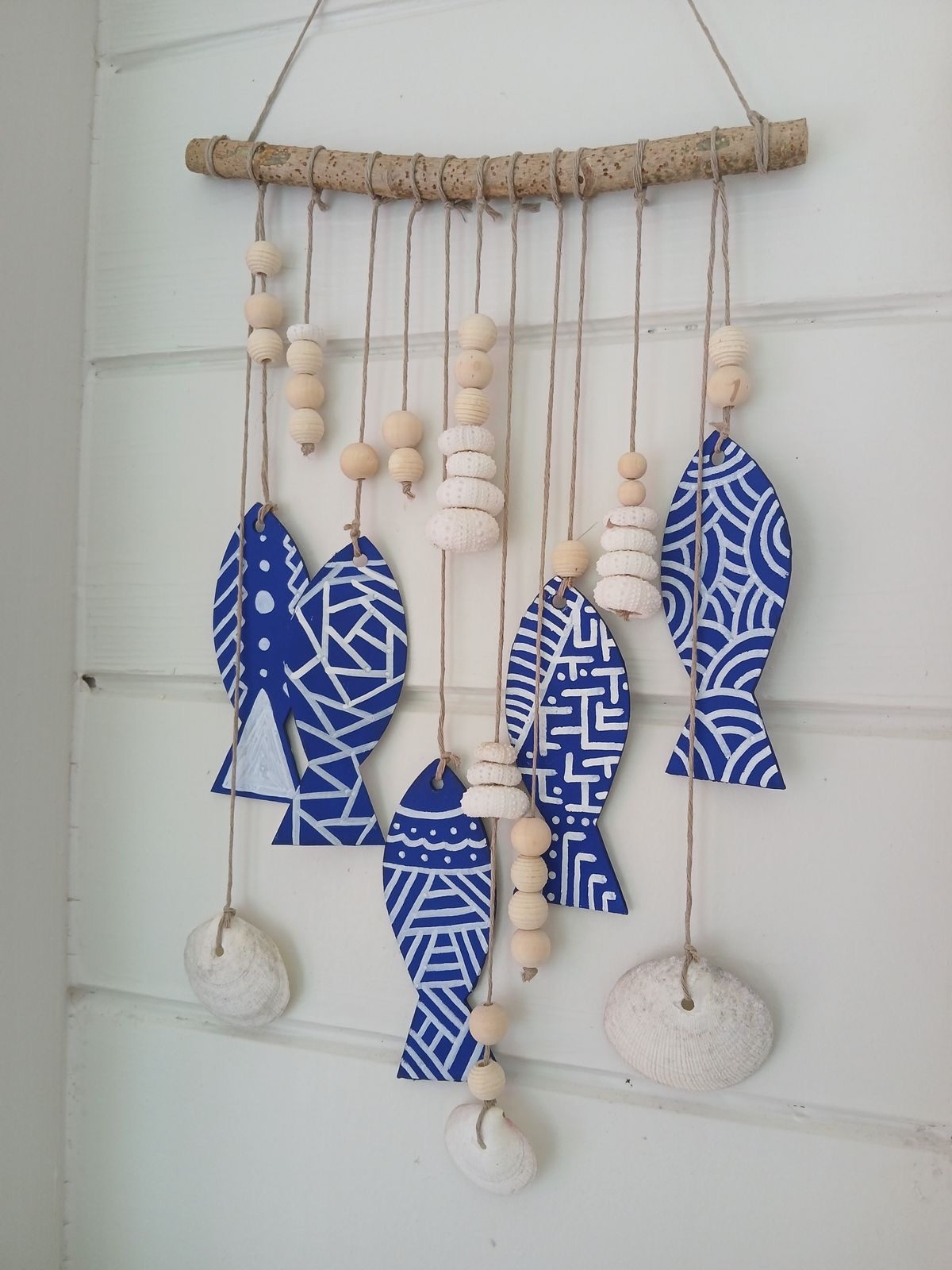 Houten vissen mobile met macramé - Foto