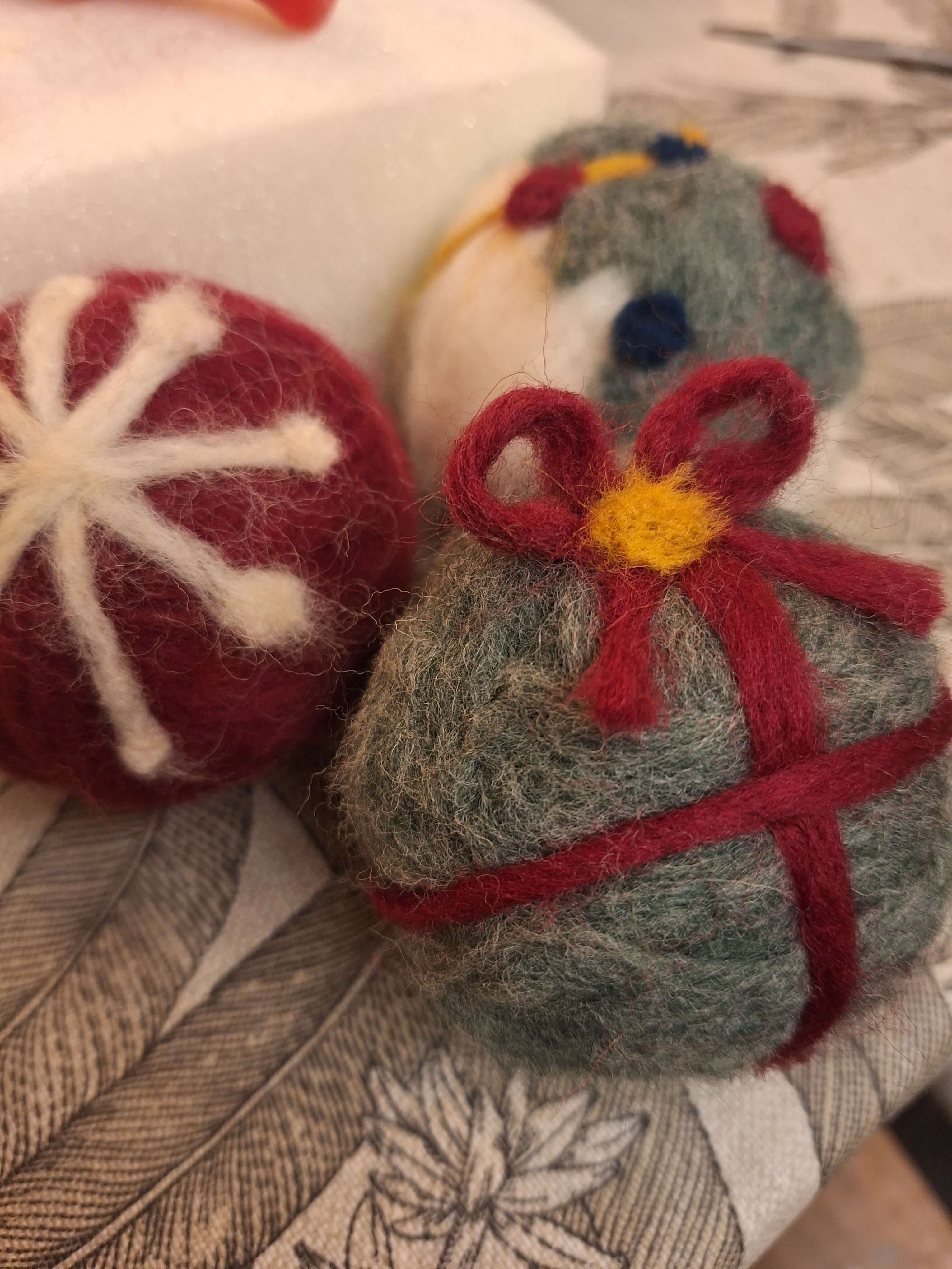 Workshop kerstballen vilten - Foto