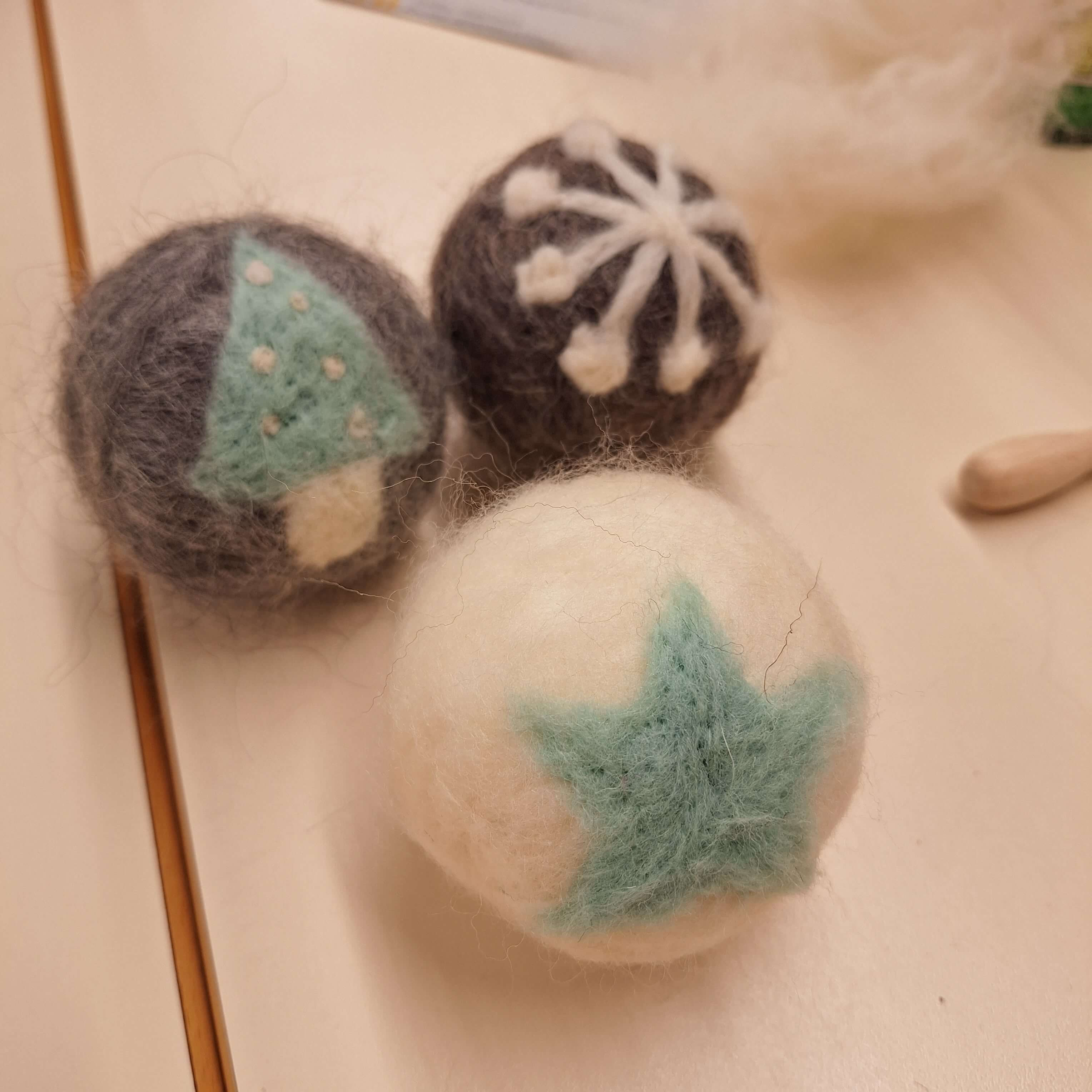 Workshop kerstballen vilten - Foto