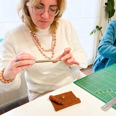 Maak een lederen make-up etui of portemonnee Workshop