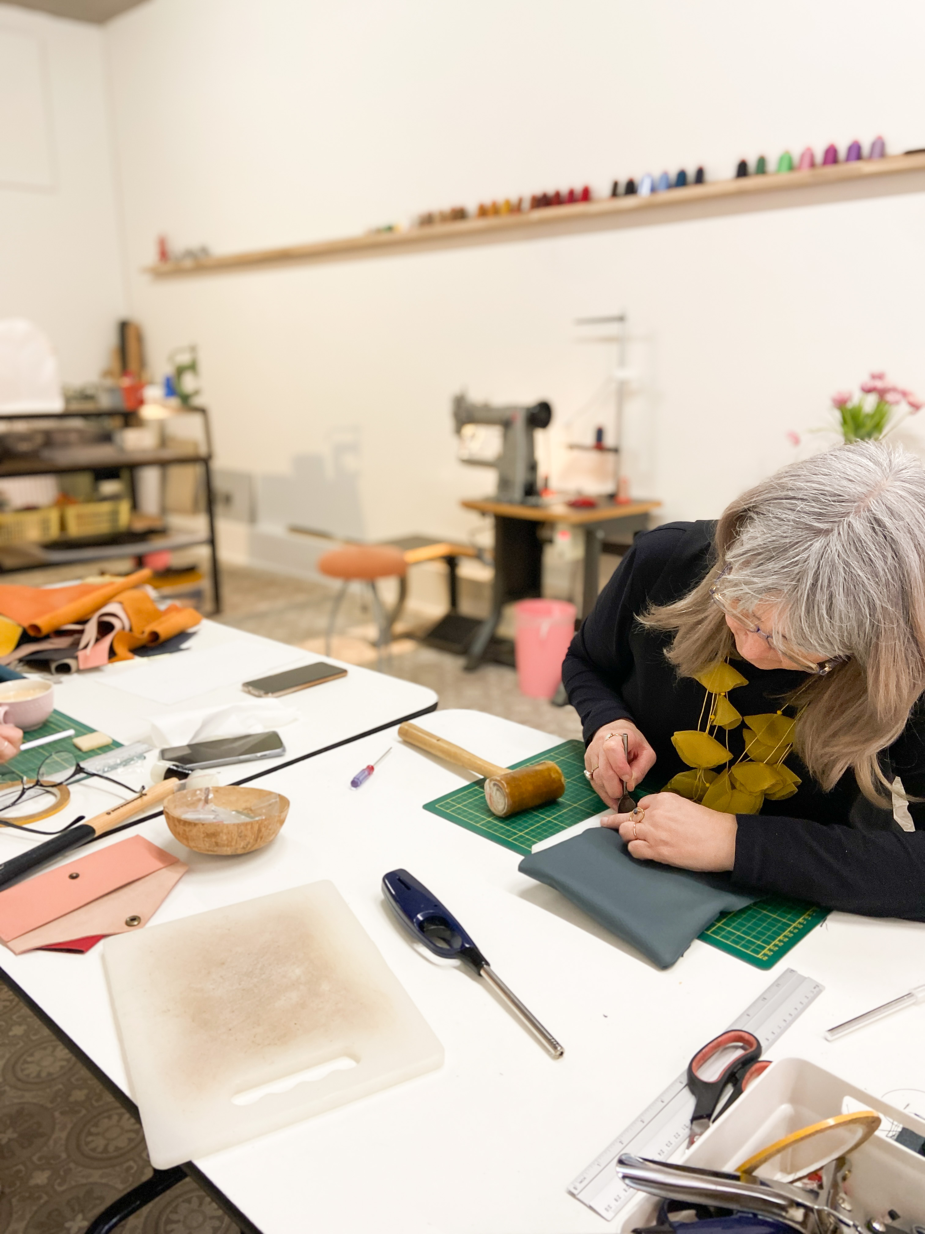 Maak een lederen make-up etui of portemonnee Workshop - Foto