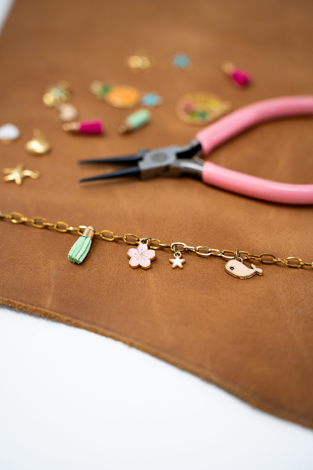 Workshop - Charm bracelet of ketting - Foto