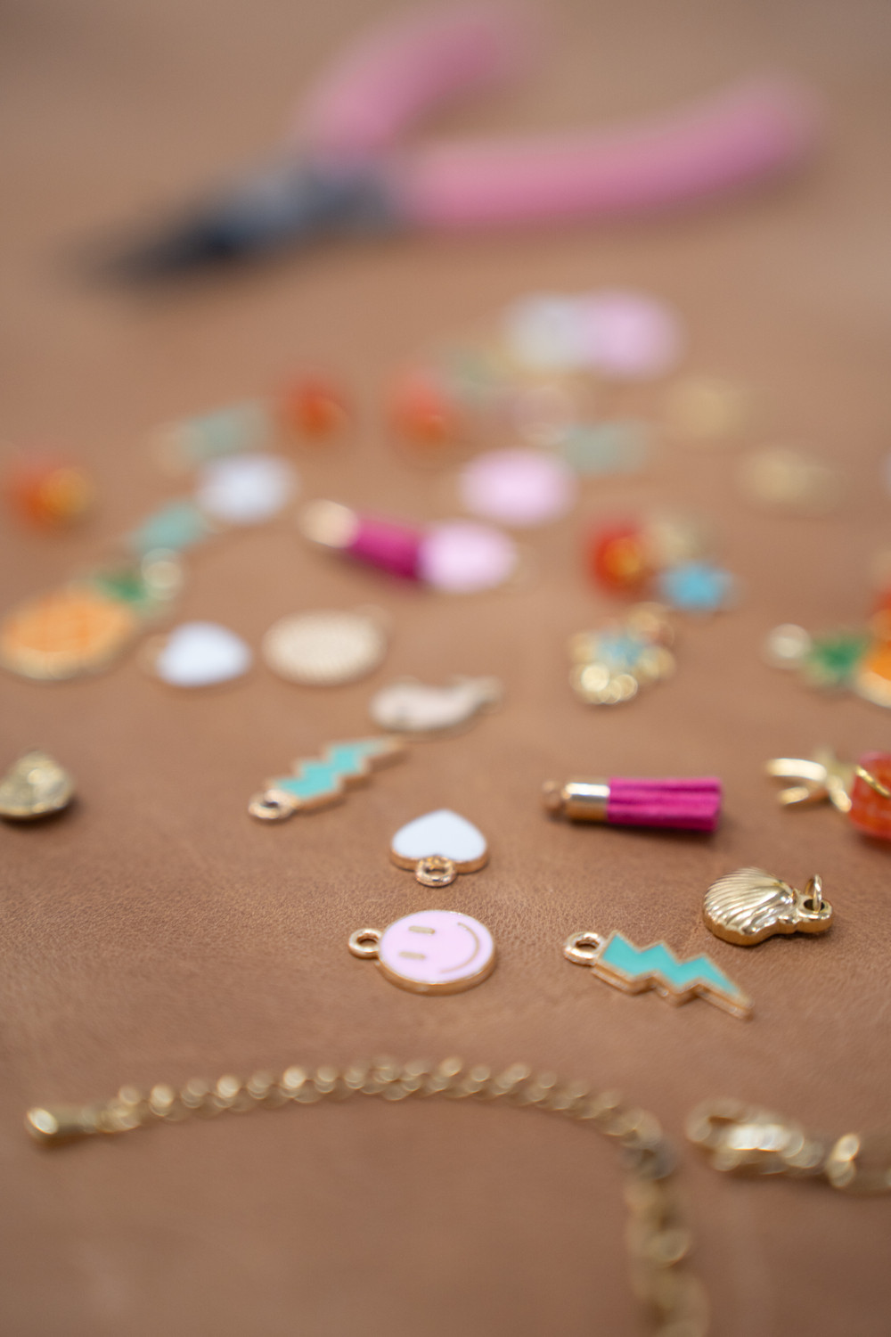 Workshop - Charm bracelet of ketting - Foto