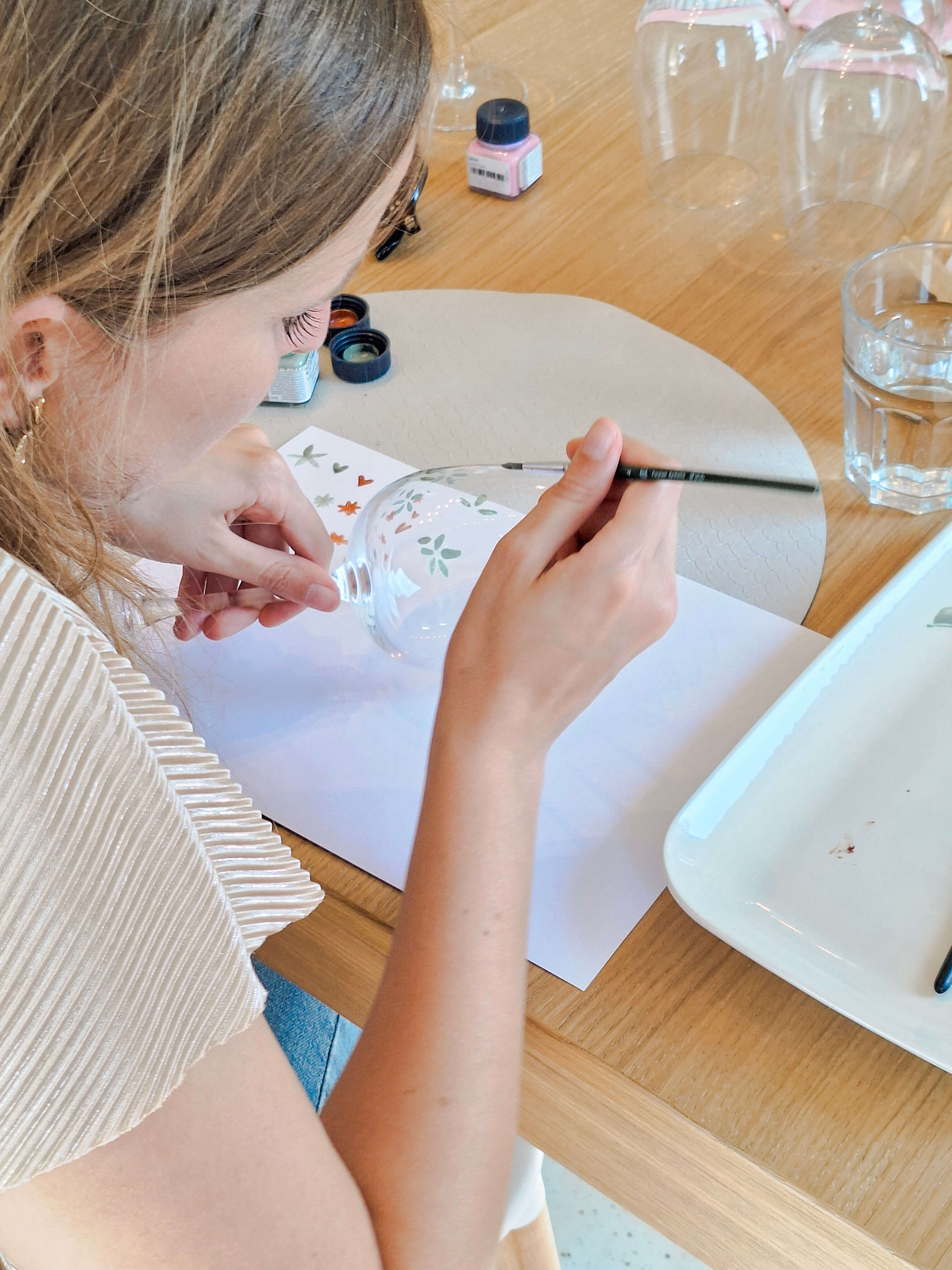 Glas Paint & Sip - Je eigen glazenset schilderen - Foto