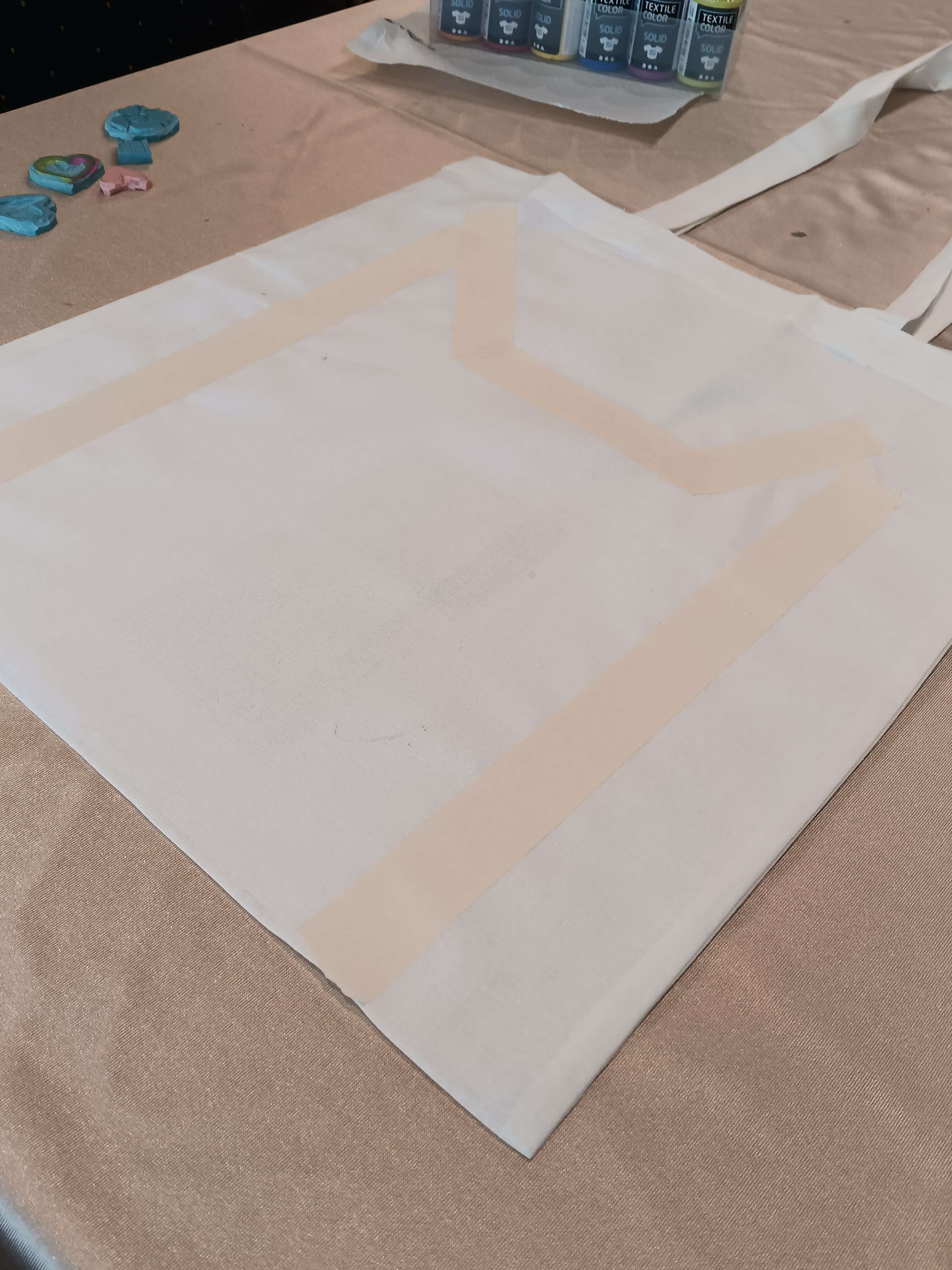 Blokprinten op textiel: ontwerp je eigen totebag - Foto