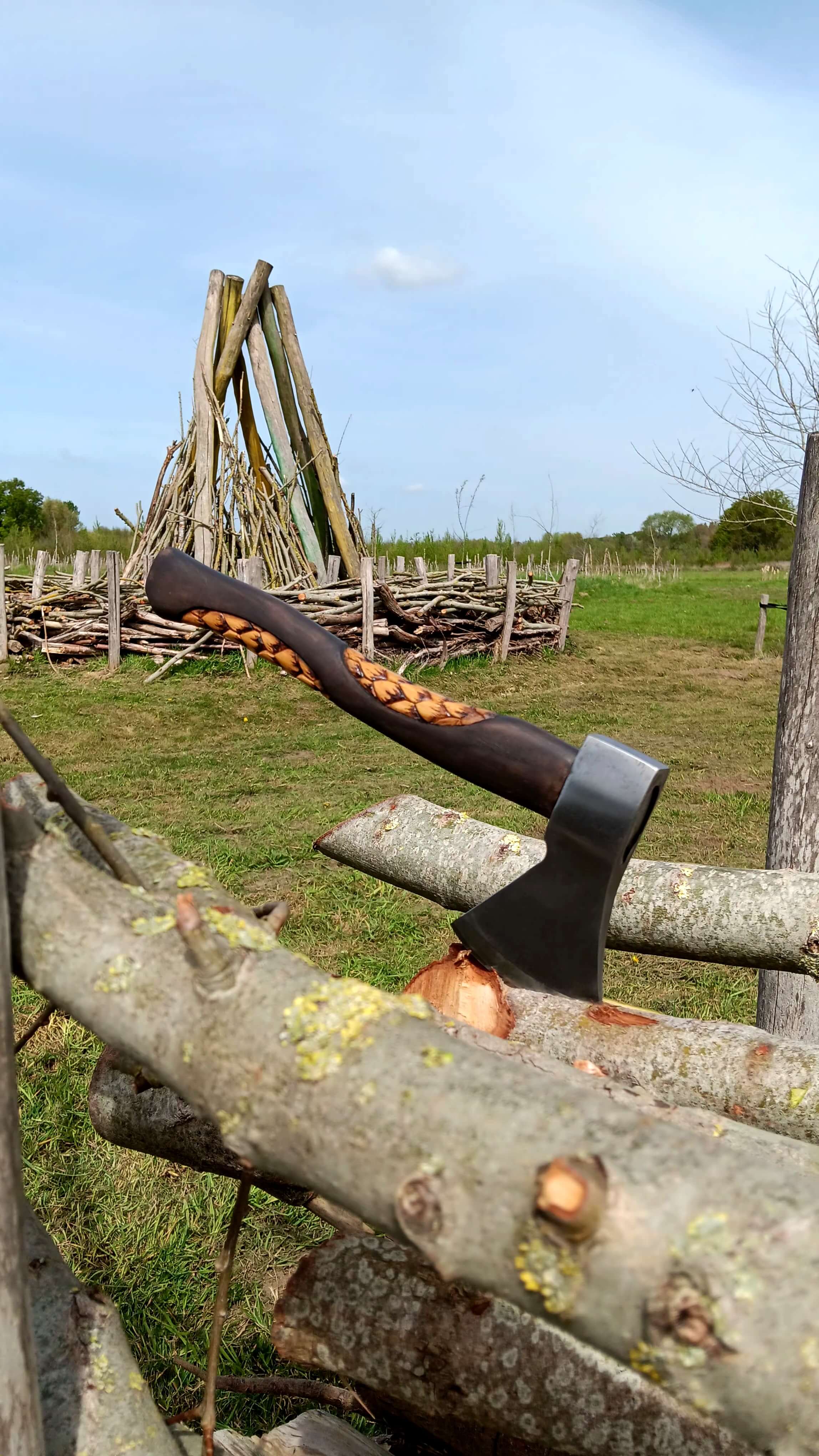 Houtsnijden - Viking Bijl Workshop voor beginners - Foto