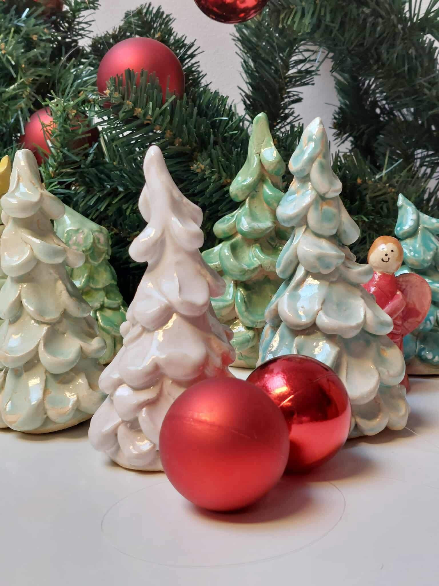 Kleien in kerstthema: kerstboom maken in klei - Foto