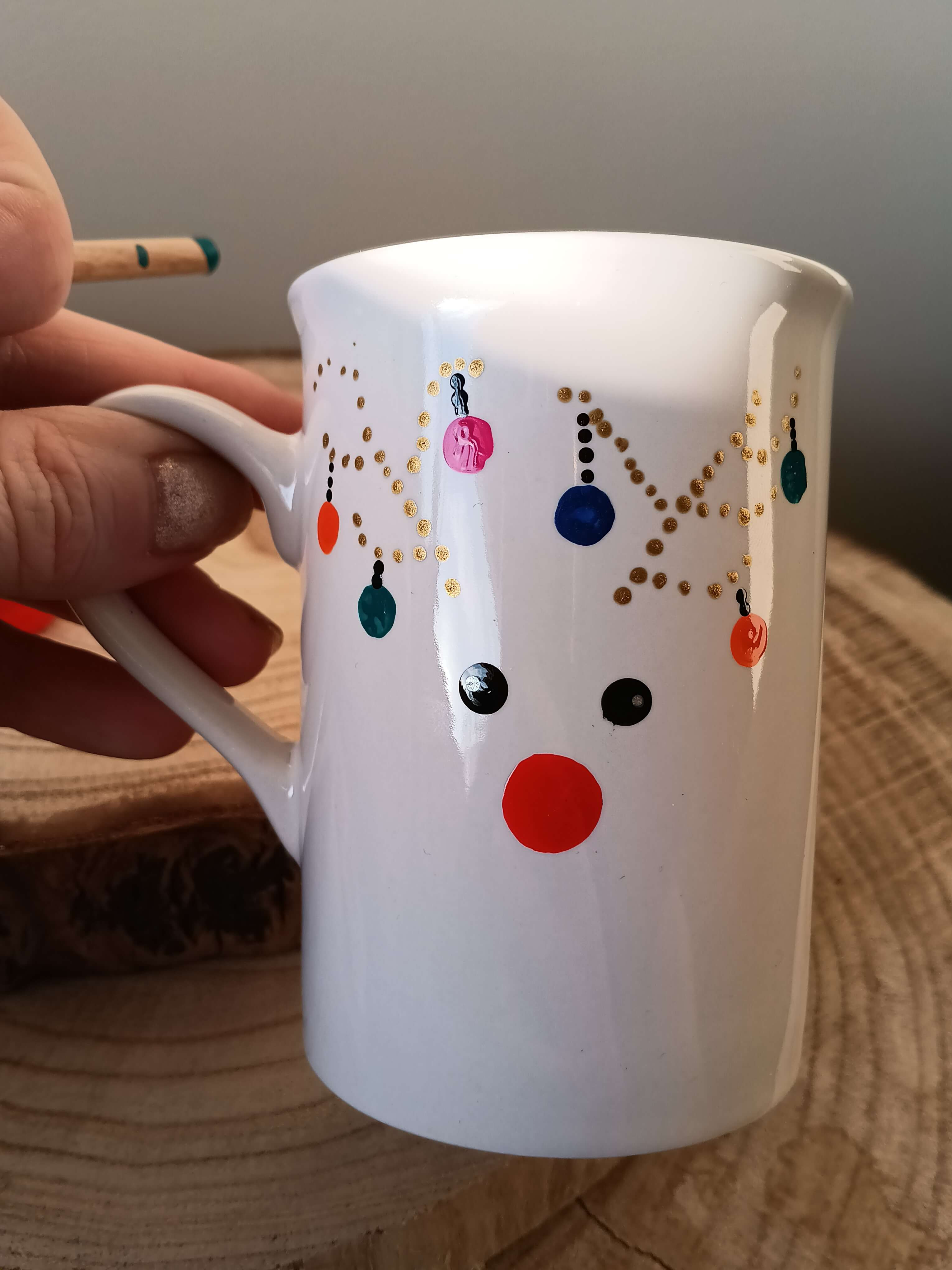 DOT Painting: Kerstige stipkunst op porselein @Libelle winterfair - 14/11 om 15u15 - Foto
