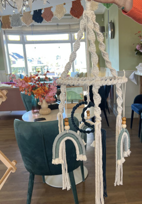 Babyshower macrame mobiel