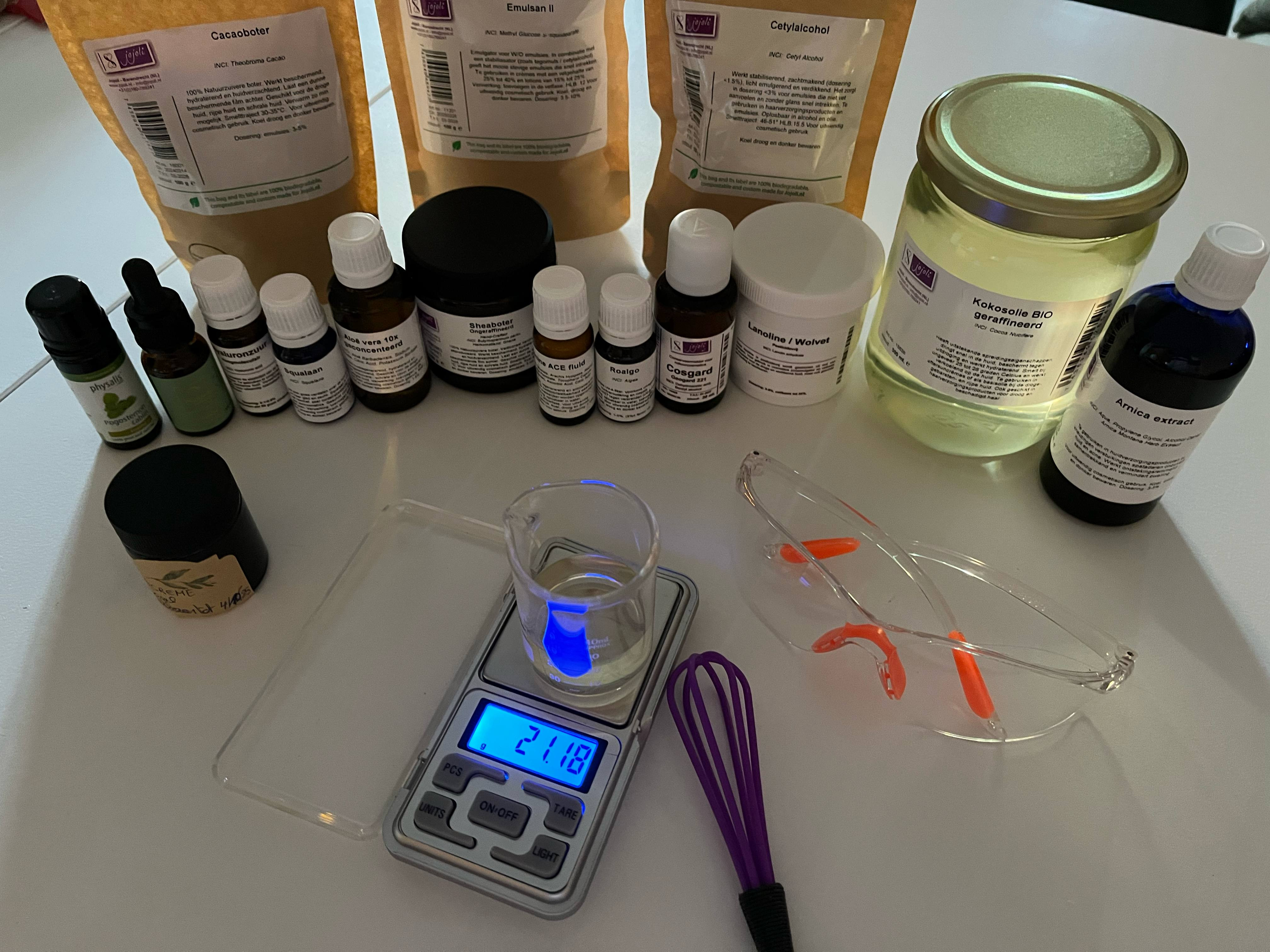 Workshop: Bereiden van een natuurlijke lipsticks en deo. - Foto