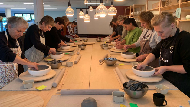 Teambuilding keramiek: maak drie kommen