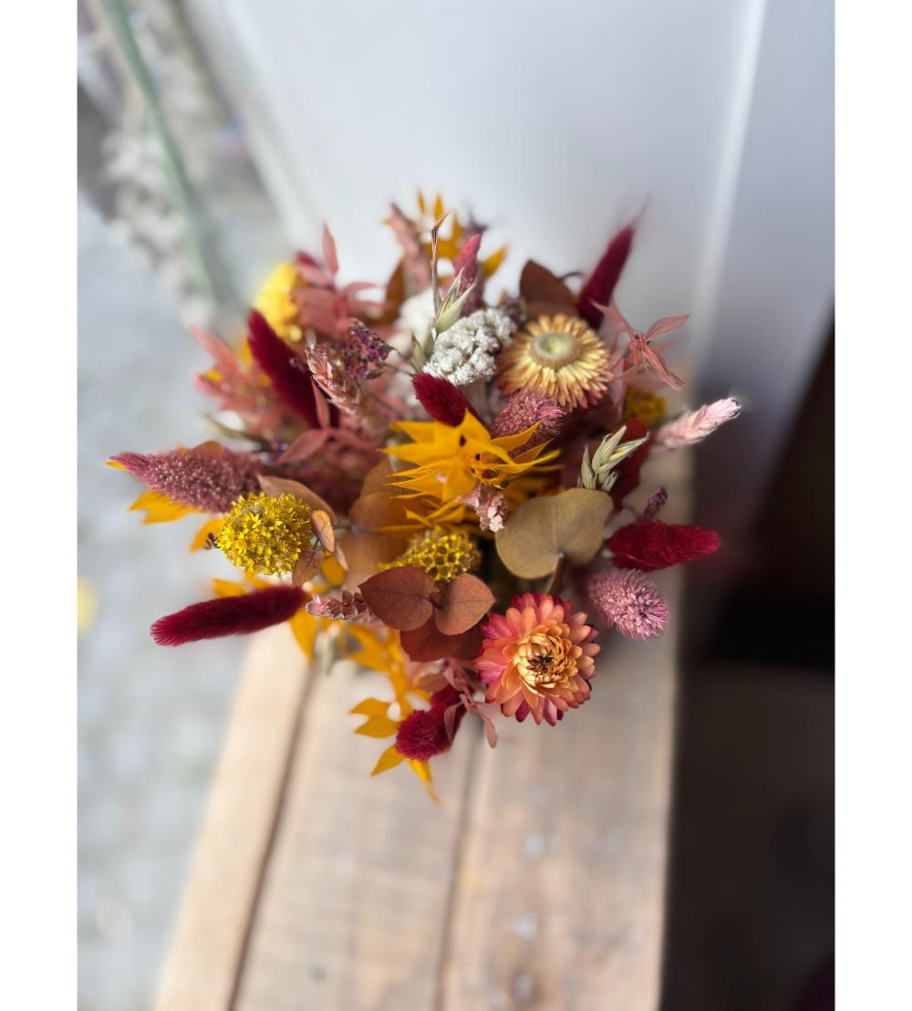 Maak je eigen bloemstukje met droogbloemen - Foto