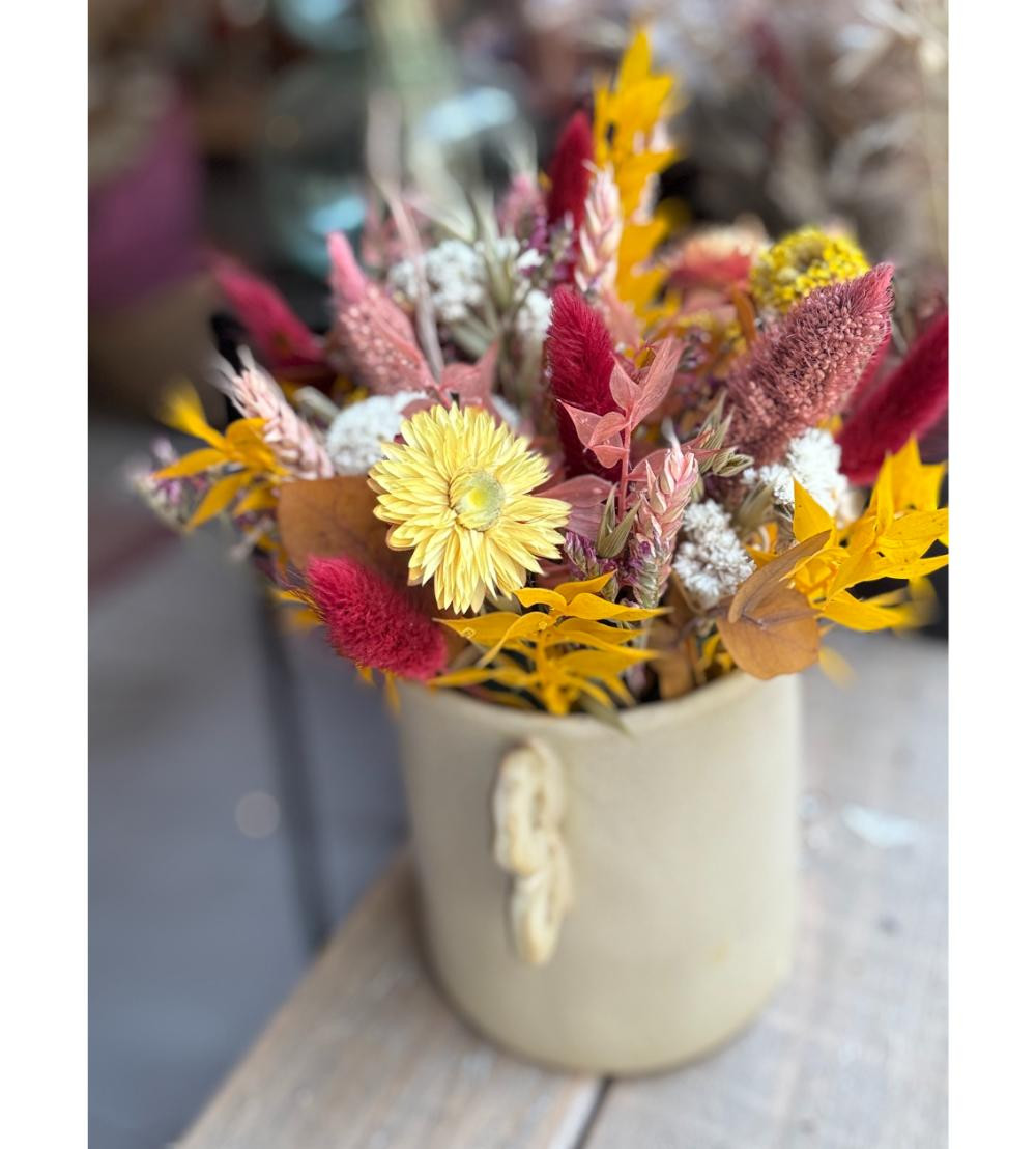 Maak je eigen bloemstukje met droogbloemen - Foto