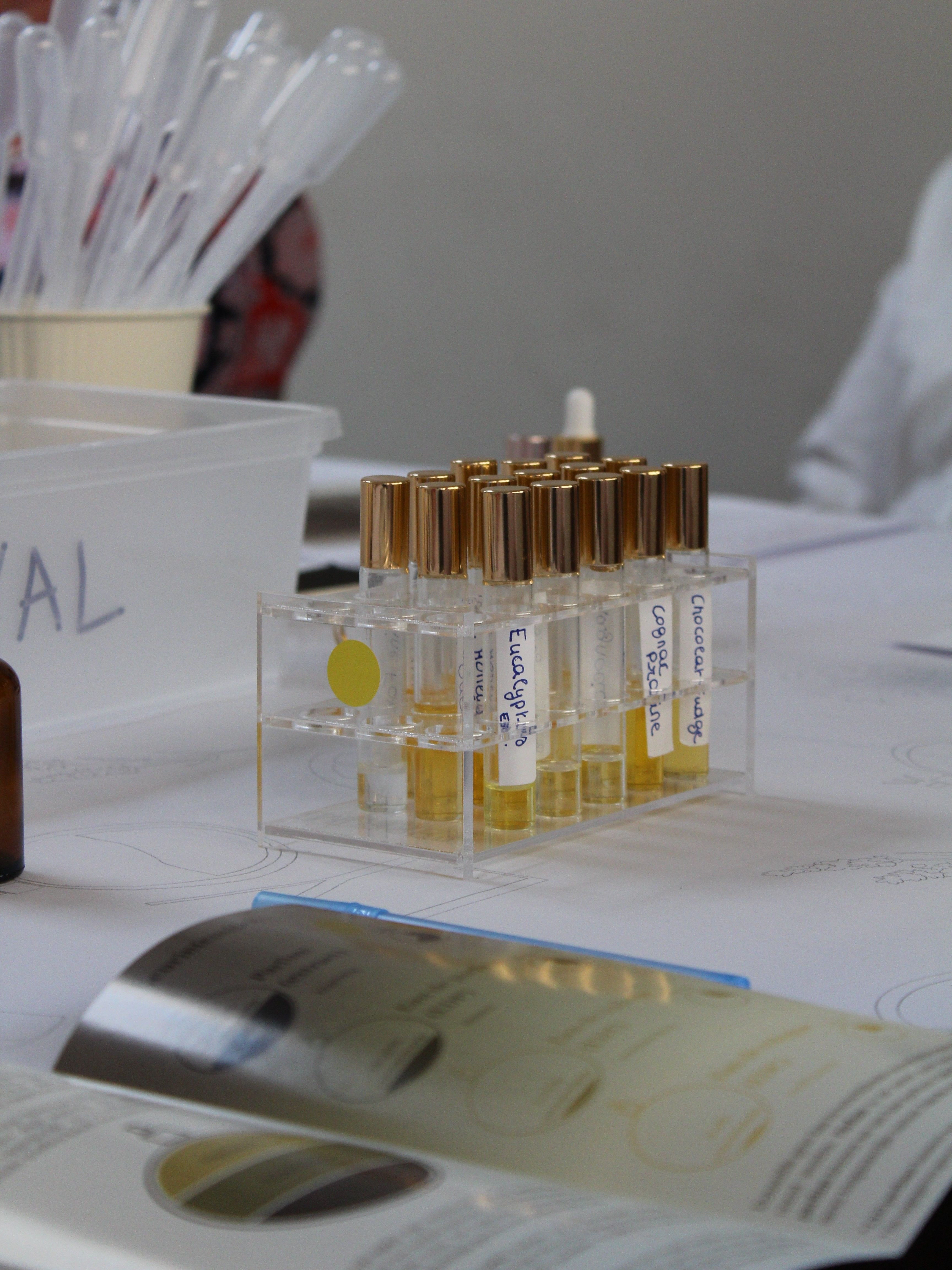 PARFUM maken - Foto