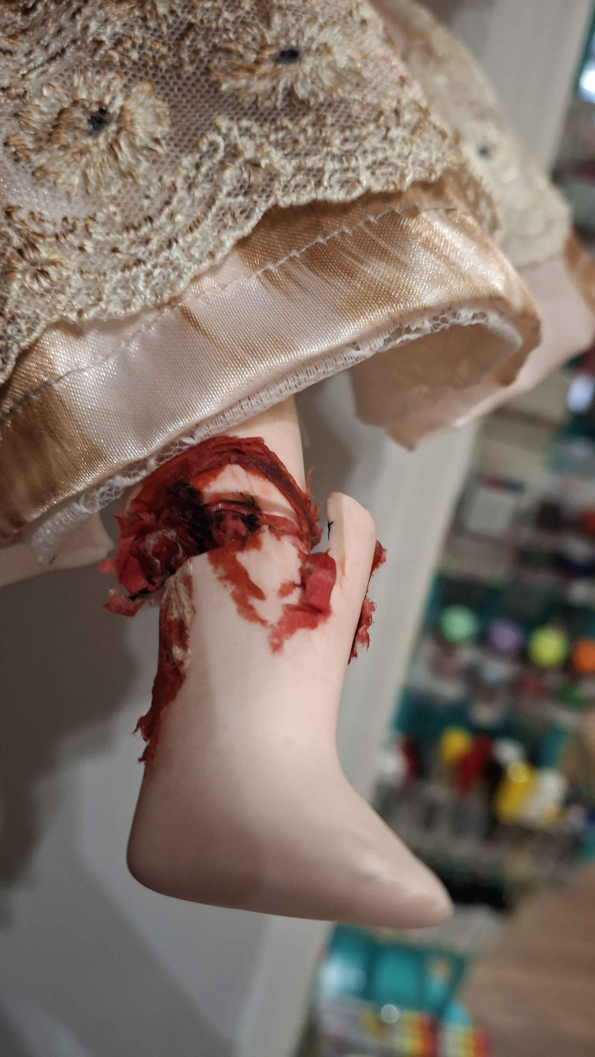 Workshop voor tieners Halloween Horrordolls bij REST - Foto