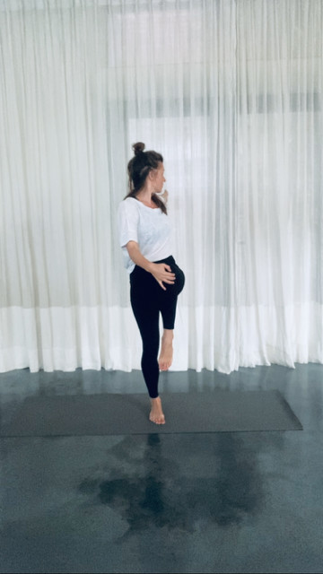 YOGA OP HET WERK / YOGA VOOR BEDRIJVEN / STUDIO SLOW - Foto