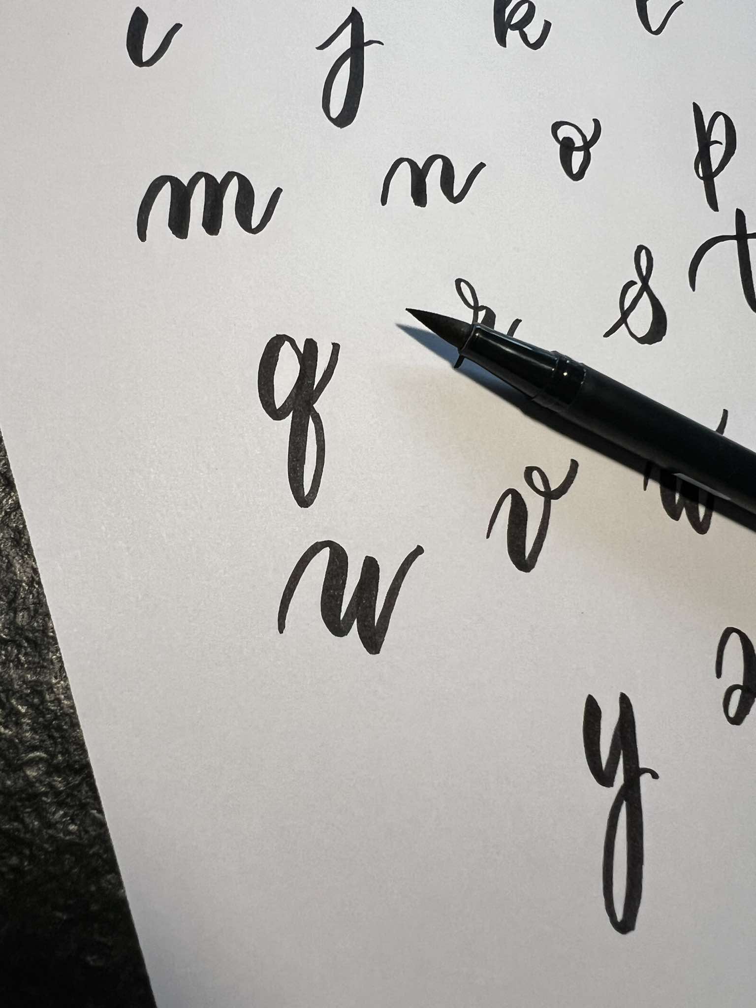 Workshop handletteren basis en maak jouw eigen cadeaulabels! - Foto