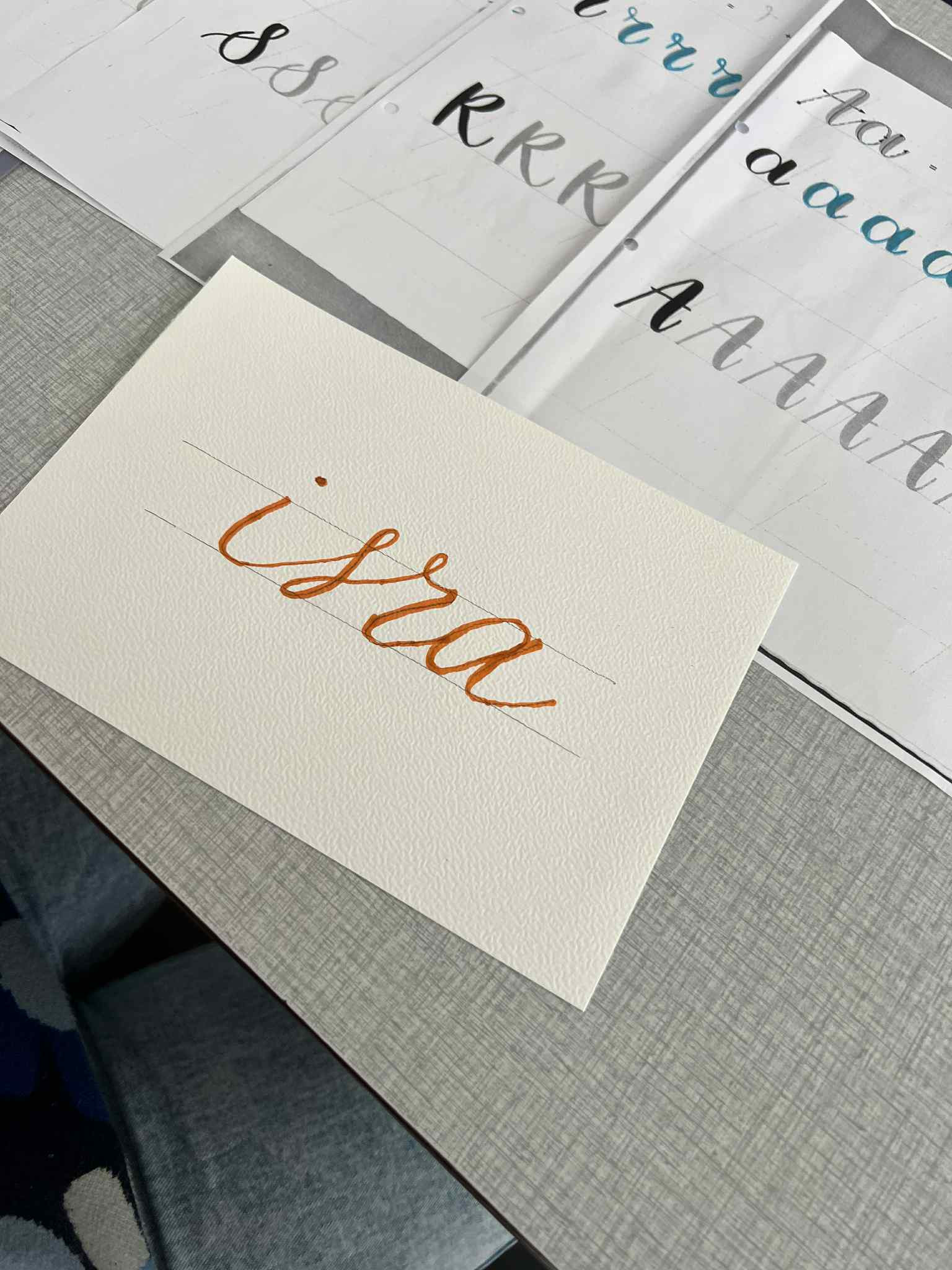 Workshop handletteren basis en maak jouw eigen cadeaulabels! - Foto