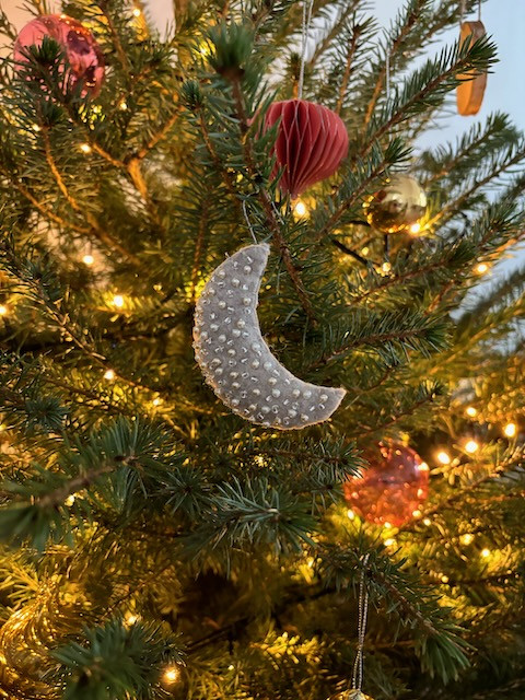 DIY Pakket: Vilten kerstboomhangers met kralen - Foto