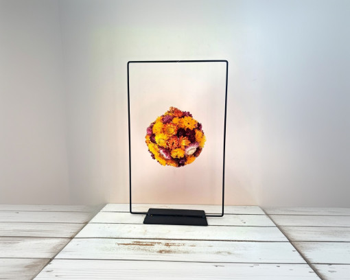 Zwevende bol met droogbloemen