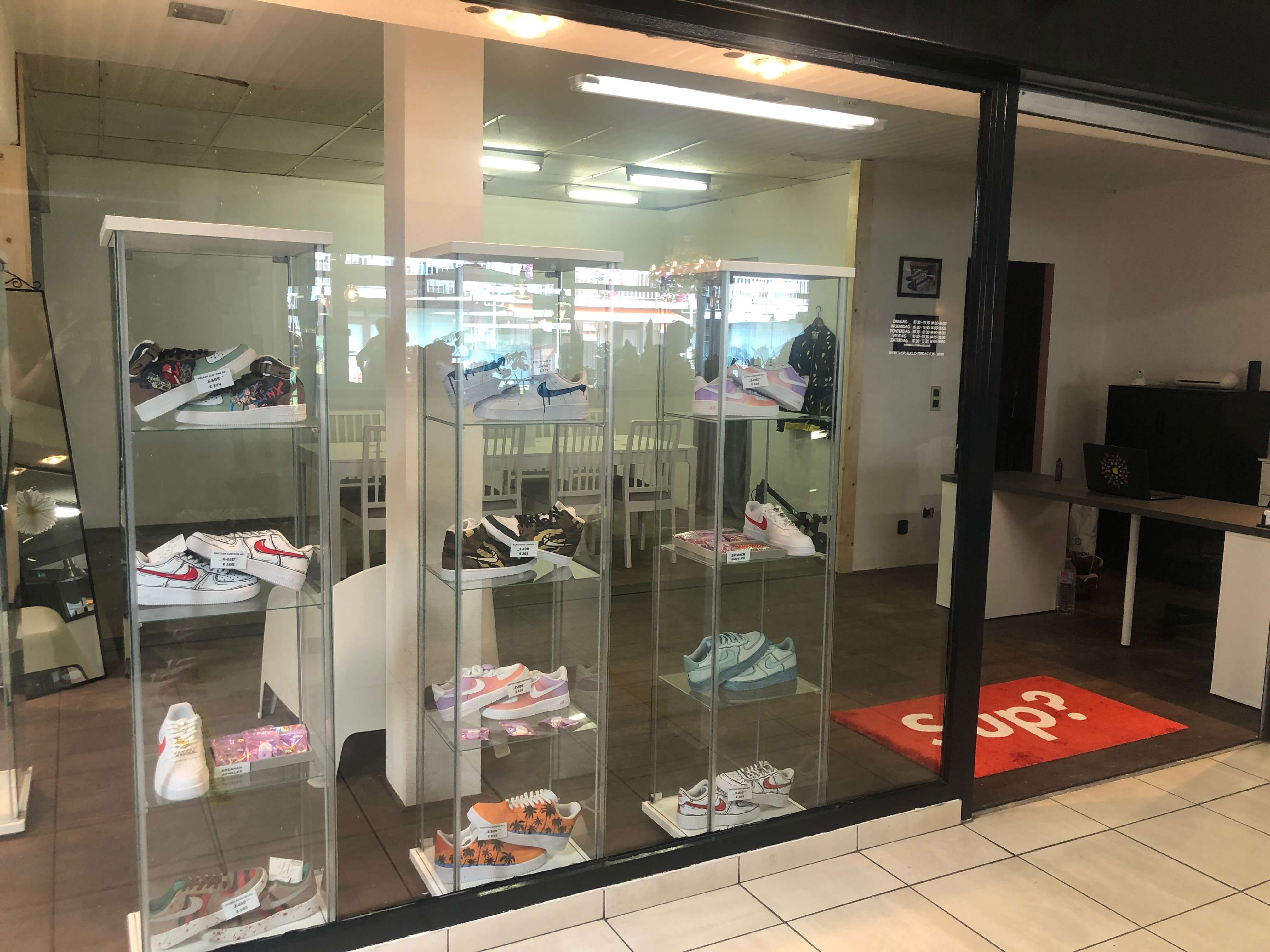 Workshop sneakers personaliseren in Wilrijk/Antwerpen voor kinderen • Spot  Workshops